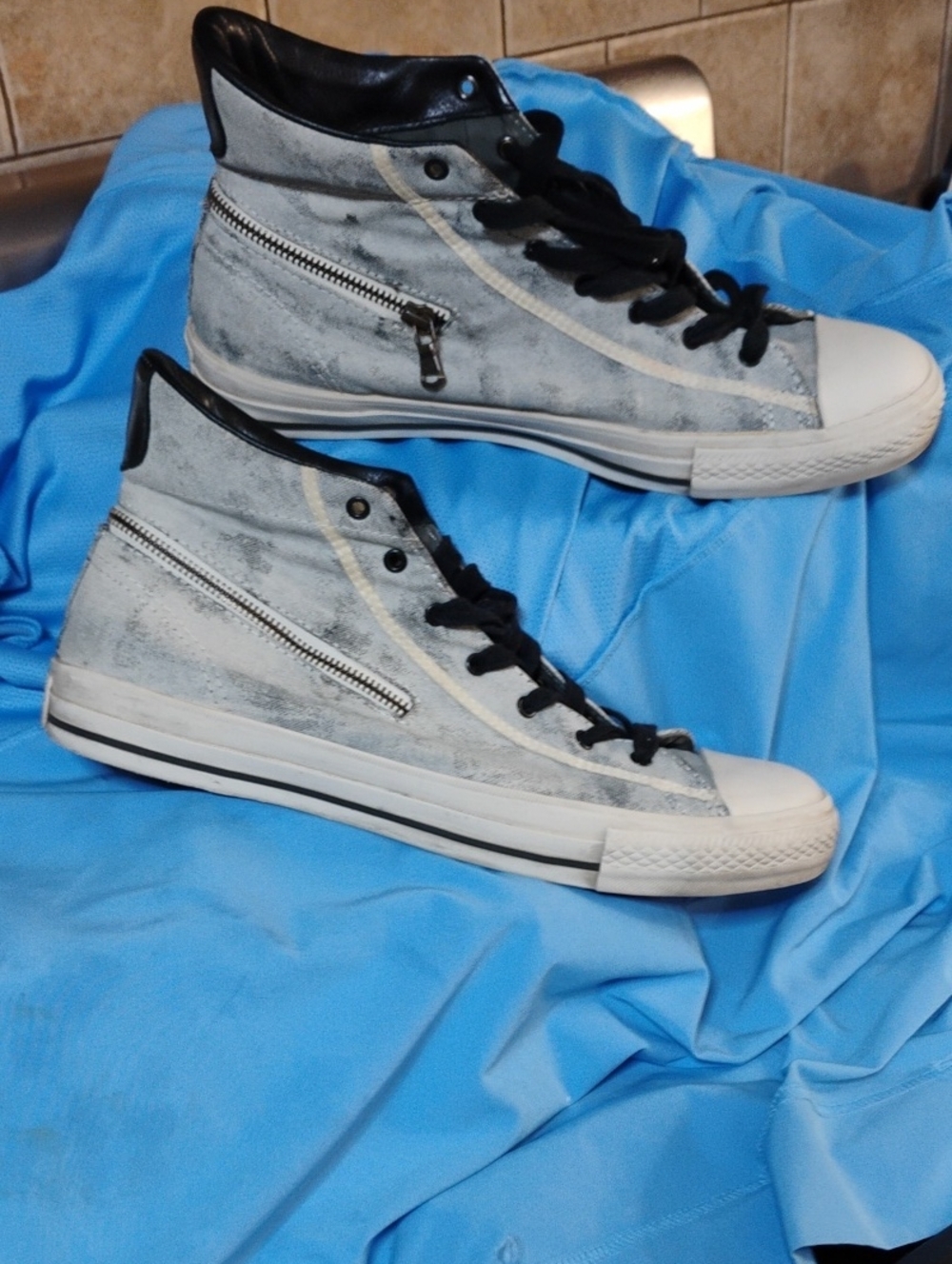 High-Top Casual Sneakers in Light Gray with Black Accents